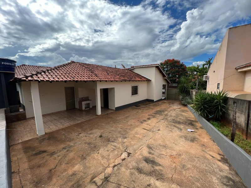 Casa à venda Centro com 97m² e 3 quartos por R$ 240.000 - 1888949847-4877b5bf-339b-4c6b-a9c5-189d5e63c3d5.jpeg