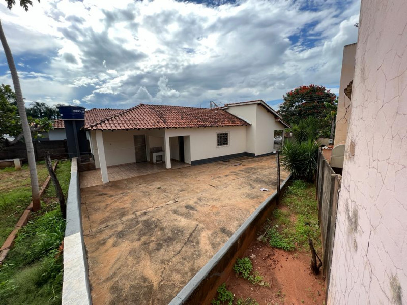 Casa à venda Centro com 97m² e 3 quartos por R$ 240.000 - 1952381989-5fcd0062-d5da-49b7-a8f4-6ff5c48a55c5.jpeg