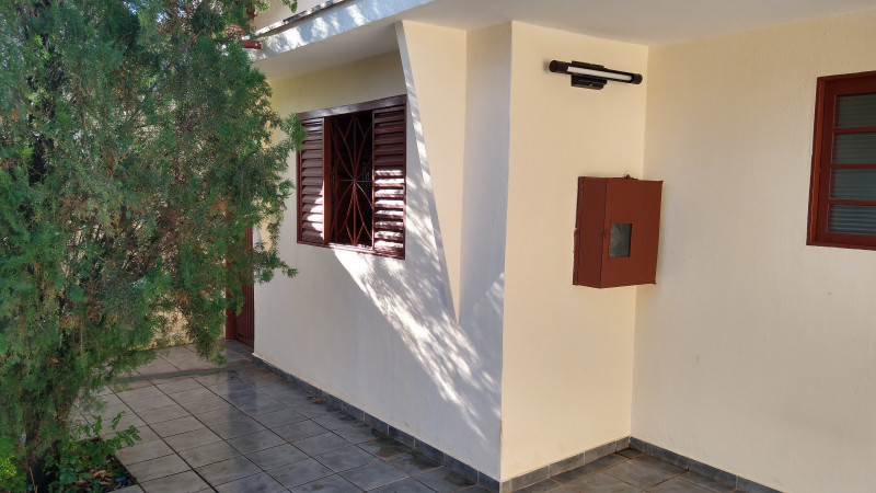Casa à venda Vila São Joaquim com 174m² e 4 quartos por R$ 370.000 - 1520389650-frente-da-casa-2.jpg