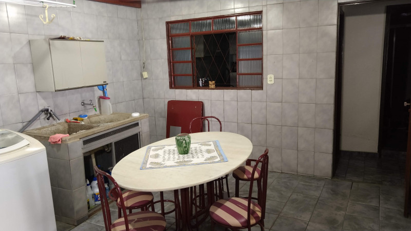 Casa à venda Vila São Joaquim com 174m² e 4 quartos por R$ 370.000 - 697821024-lavanderia-2.jpg