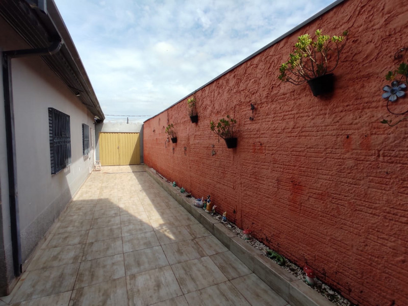 Casa à venda Jardim São Pedro com 266m² e 7 quartos por R$ 550.000 - 141847048-img-20230323-wa0059.jpg