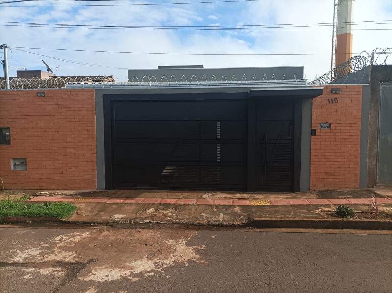 Casa à venda Cel. Antonino com 250m² e 3 quartos por R$ 650.000 - 1266107424-whatsapp-image-2023-04-25-at-08.jpeg