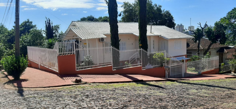 Casa à venda Osvaldo Aranha com 196m² e 4 quartos por R$ 750.000 - 56556383-casa-toda.jpg