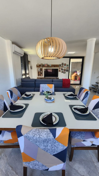 Casa de condomínio à venda Centro com 207m² e 4 quartos por R$ 1.600.000 - 37558897-98c2aa2f-f427-449d-81db-66cf4b700420.jpeg