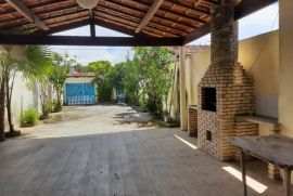Casa à venda Centro com 320m² - 8 dormitórios -  vagas - R$ 349.000 - 45505710-frente-casa.jpg