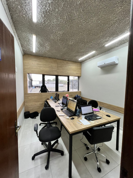 Comercial para alugar Centro com 15m² e 1 quarto por R$ 1.100 - 19877383-679d9068-89ee-4fd9-8c6d-e7545af86a7a.jpeg