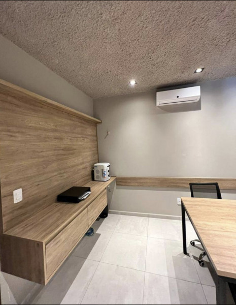 Comercial para alugar Centro com 15m² e 1 quarto por R$ 1.100 - 224560800-img-5296.jpeg