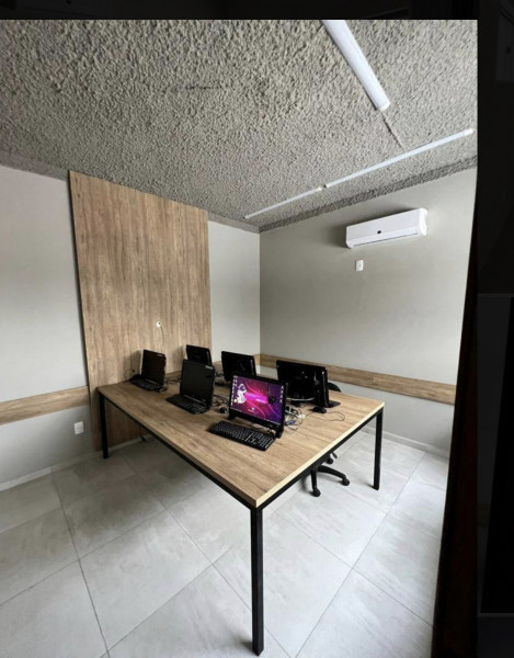 Comercial para alugar Centro com 15m² e 1 quarto por R$ 1.100 - 940169304-img-5297.jpeg