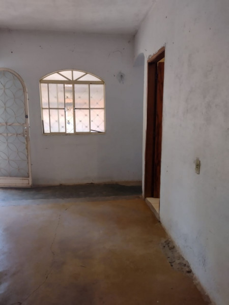 Casa à venda Setor Tradicional  com 200m² e 3 quartos por R$ 160.000 - 1036472334-img-20230424-wa0027.jpg
