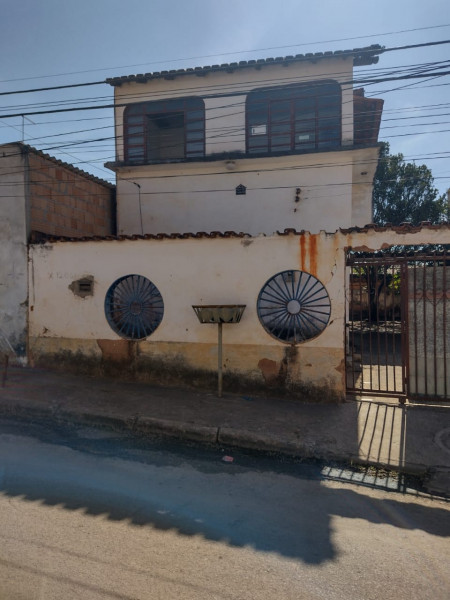 Casa à venda Setor Tradicional  com 200m² e 3 quartos por R$ 160.000 - 714789826-img-20230424-wa0021.jpg