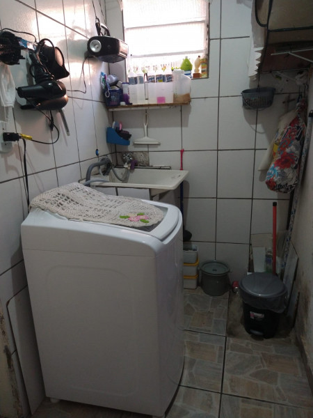 Casa à venda Jardim Copacabana com 130m² e 3 quartos por R$ 180.000 - 1761428795-lavanderia-1.jpeg