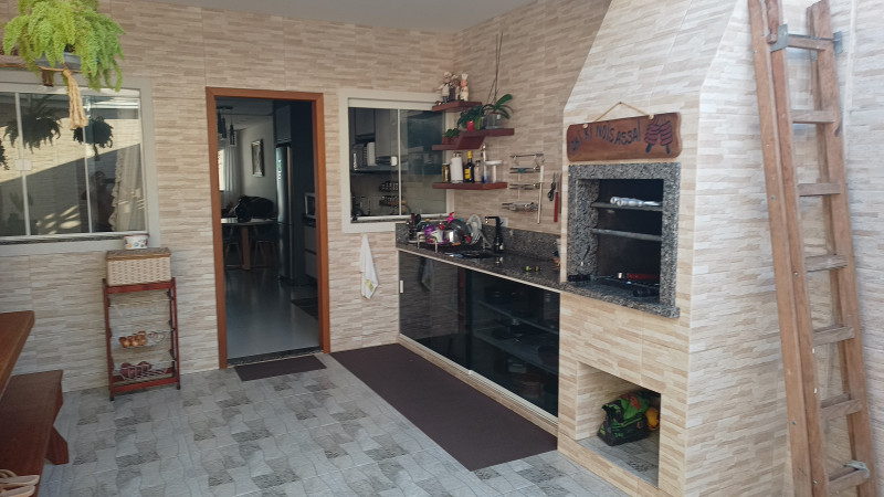Casa à venda Balneário Luciane com 90m² e 3 quartos por R$ 525.000 - 2101737071-img-20230320-170152735.jpg