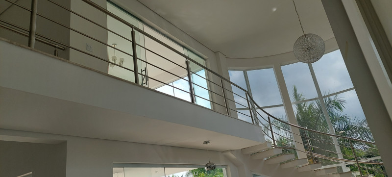 Casa de condomínio à venda Centro com 1000m² e 5 quartos por R$ 4.300.000 - 1755462934-vista-escada-1.jpg
