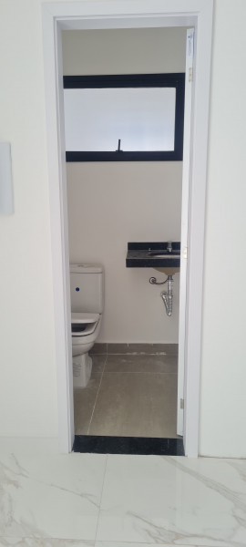 Casa de condomínio à venda Residencial Terras do Vale com 193m² e 3 quartos por R$ 1.100.000 - 2004616893-lavabo-piso-terreo.jpg