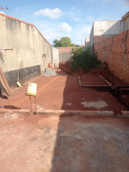 Casa à venda Residencial Astória com 360m² e 2 quartos por R$ 300.000 - 464259827-img-20230507-142308-218.jpg