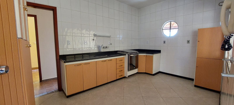 Casa à venda Centro com 235m² e 4 quartos por R$ 300.000 - 1880021668-7-cozinha.jpeg