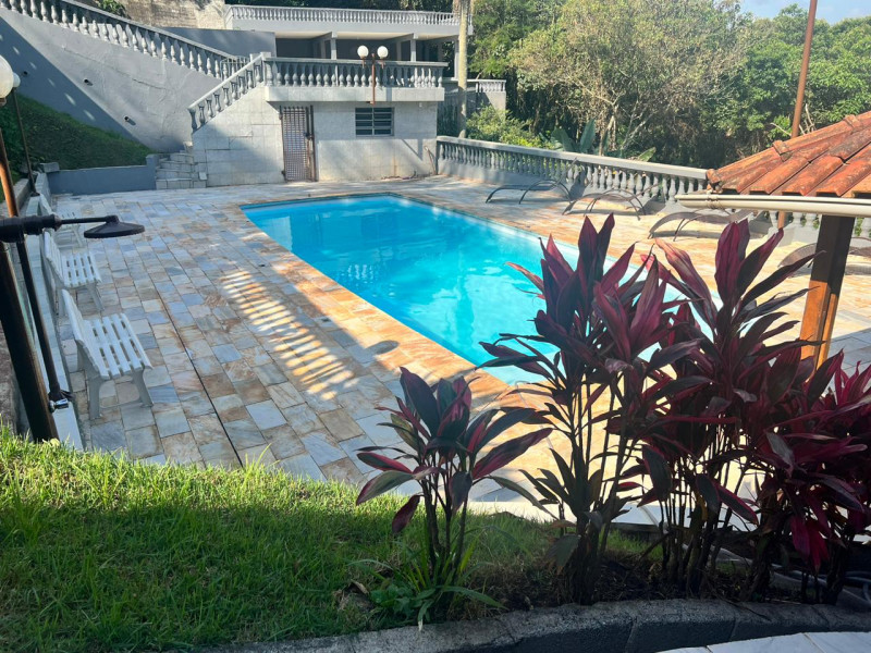 Chácara à venda Caceia  com 4m² e 5 quartos por R$ 1.500.000 - 1451809819-vista-para-piscina.jpg