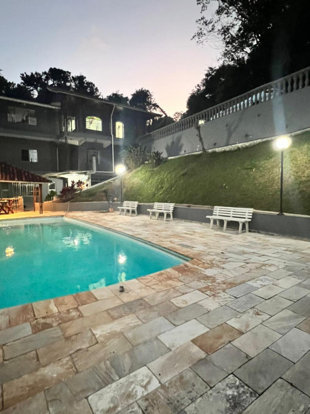 Chácara à venda Caceia  com 4m² e 5 quartos por R$ 1.500.000 - 573431999-pisicna-noite.jpg