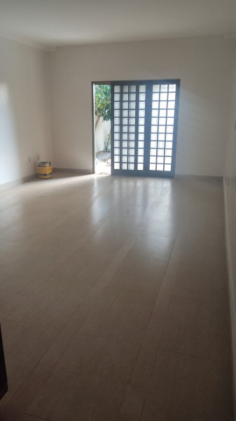 Casa à venda Residencial Felicidade com 300m² e 3 quartos por R$ 450.000 - 1972284793-4.jpg