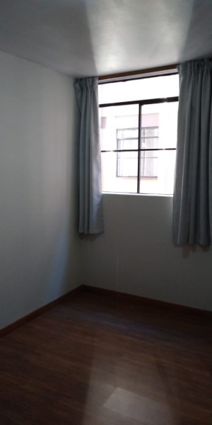 Apartamento à venda Portão com 75m² e 3 quartos por R$ 290.000 - 680739186-quarto-1.jpeg