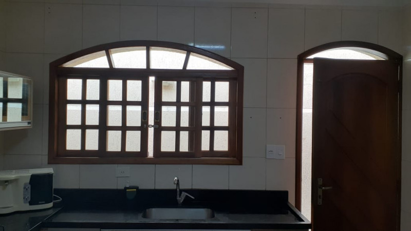 Casa à venda Taboão com 150m² e 3 quartos por R$ 570 - 1686330764-a8ba4ac2-acba-4d8b-867c-f6868867e252.jpeg