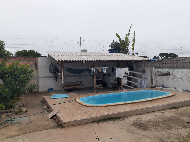 Casa à venda Guaraituba com 308m² e 3 quartos por R$ 250.000 - 1826521539-cbd1b6eb-9446-4410-a5c3-dc5df955812d.jpg