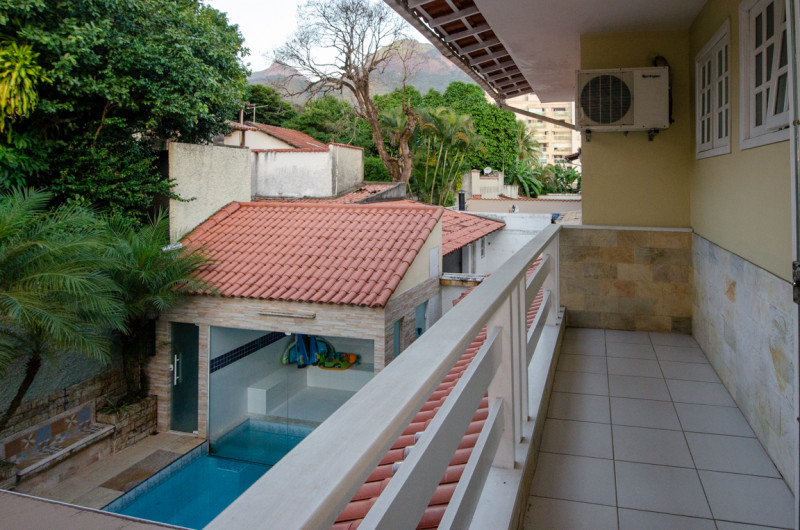 Casa de condomínio à venda Freguesia (Jacarepaguá) com 255m² e 3 quartos por R$ 1.480.000 - 2032152089-vara-closet-1.jpg