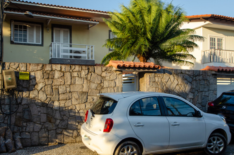 Casa de condomínio à venda Freguesia (Jacarepaguá) com 255m² e 3 quartos por R$ 1.480.000 - 883022522-frente.jpg
