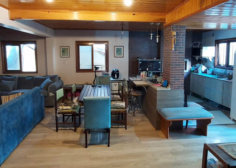 Casa à venda São Francisco com 200m² e 5 quartos por R$ 1.150.000 - 2136921775-10-sala-cozinha-baixo.jpg