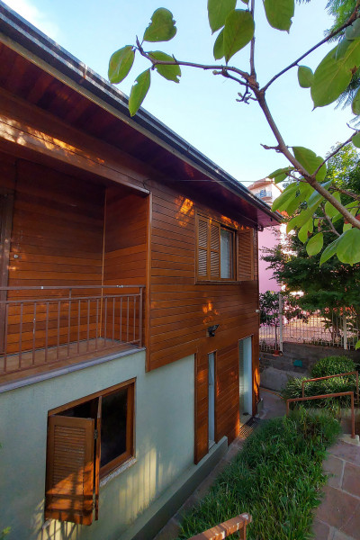 Casa à venda São Francisco com 200m² e 5 quartos por R$ 1.150.000 - 403046037-5-fachada-perto2.jpg