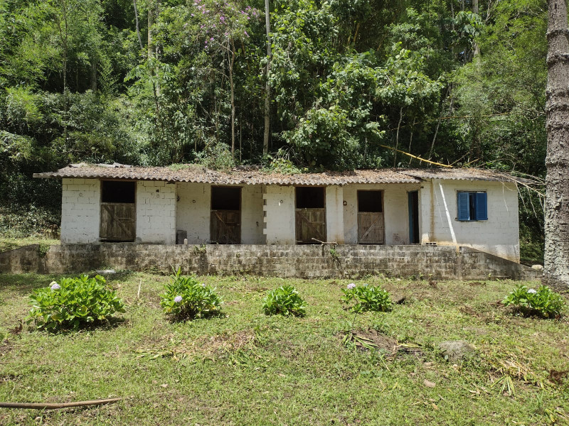 Terreno à venda mombaça com 2900m² e 1 quarto por R$ 199.000 - 502449381-img-20230103-wa0058.jpg