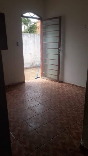 Casa para alugar Custódio Pereira com 100m² e 2 quartos por R$ 850 - 616869621-img-20191120-wa0136.jpg