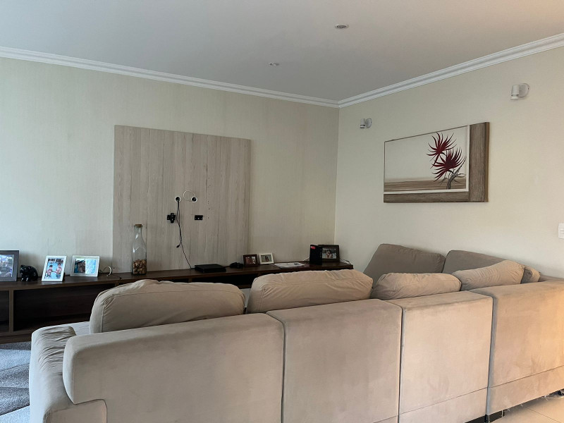 Casa de condomínio para alugar Jardim Ibiti do Paço com 303m² e 5 quartos por R$ 8.000 - 1259092843-casa1.jpg