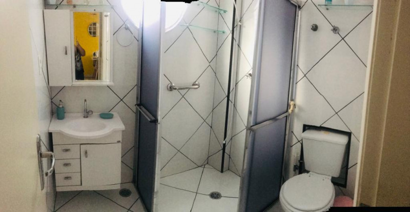 Apartamento à venda Vila Tupi com 43m² e 1 quarto por R$ 215.000 - 1091764484-banheiro-1.jpeg