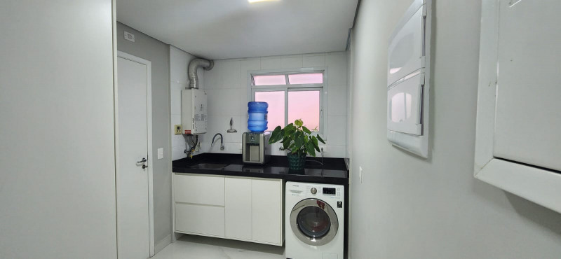 Apartamento à venda Rudge Ramos com 240m² e 3 quartos por R$ 1.750.000 - 594059273-lavanderia-v2.jpeg