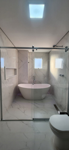 Apartamento à venda Rudge Ramos com 240m² e 3 quartos por R$ 1.750.000 - 652756415-banheiro-suite-principal-v2.jpeg