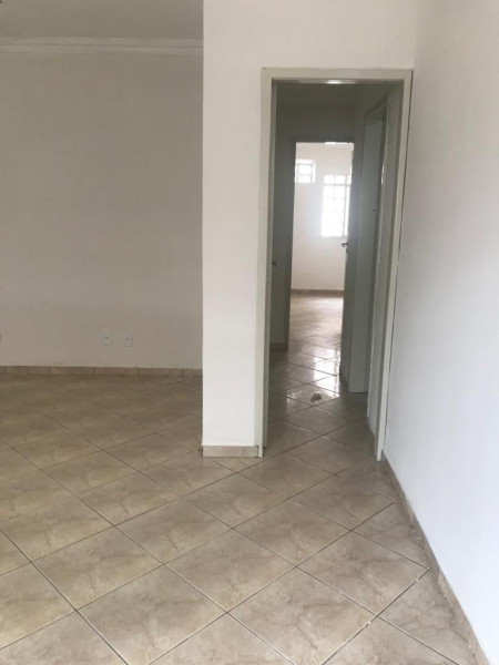 Casa à venda Dom Pedro com 600m² e 6 quartos por R$ 800.000 - 68634596-corredor-da-sala-para-os-quartos.jpg