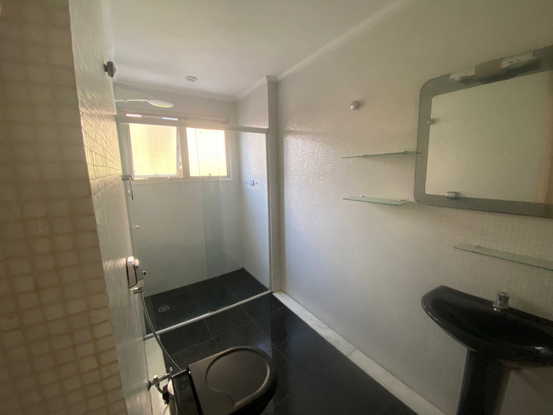 Apartamento à venda Itaim Bibi com 110m² e 3 quartos por R$ 1.950.000 - 2005602983-banheiro-suite.jpeg