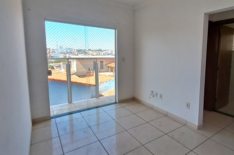 Apartamento à venda Jardim Itangua com 45m² e 2 quartos por R$ 200.000 - 1294421839-sala-001.jpg