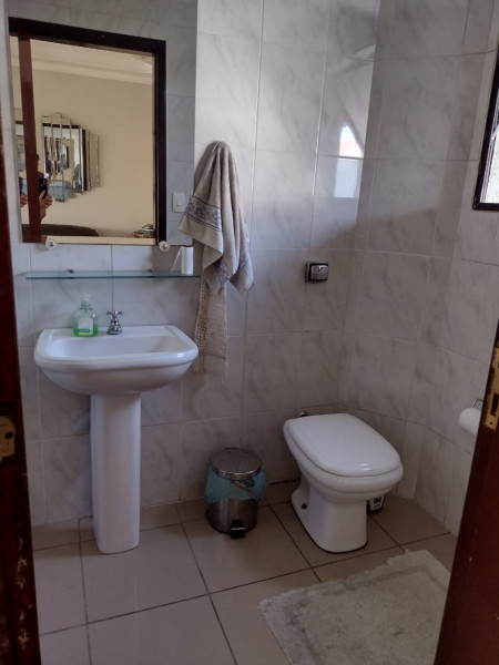 Casa à venda Vila Marchi com 300m² e 3 quartos por R$ 1.300.000 - 1033267164-lavabo.jpg