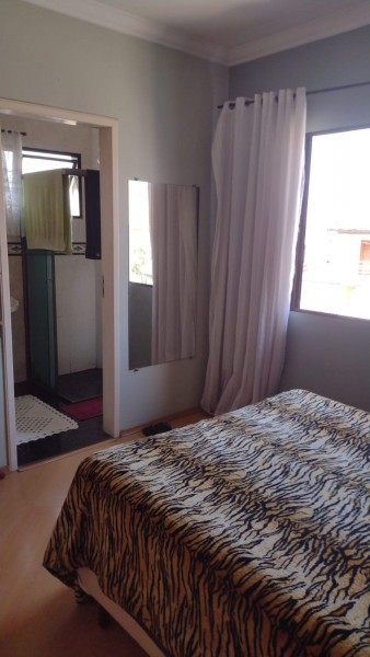 Casa à venda Vila Marchi com 300m² e 3 quartos por R$ 1.300.000 - 945480778-suite-2-com-banheiro.jpeg