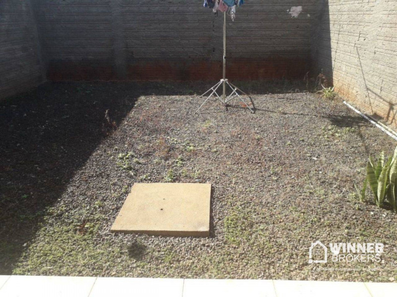 Casa à venda Centro com 57m² e 2 quartos por R$ 85.000 - 863551909-quintal.jpg