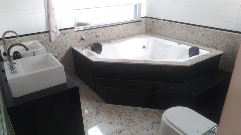 Casa à venda Centro Alto com 400m² e 3 quartos por R$ 1.200.000 - 1237339767-banheiro-da-suite-master.jpg