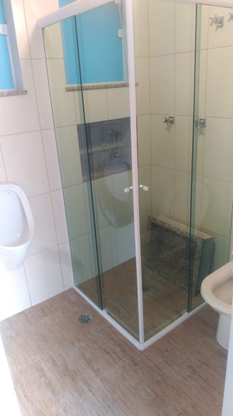 Casa à venda Centro Alto com 400m² e 3 quartos por R$ 1.200.000 - 1932560249-banheiro-salao.jpg