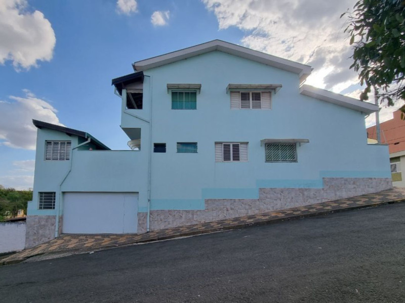 Casa à venda Centro com 269m² e 3 quartos por R$ 1.100.000 - foto-01.jpg