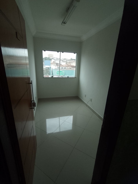Comercial para alugar Jardim Samello V com 40m² e 1 quarto por R$ 850 - 2012339779-f2fe2f3f-4b71-4ed9-8e2a-52aaacaf1bc8.jpg