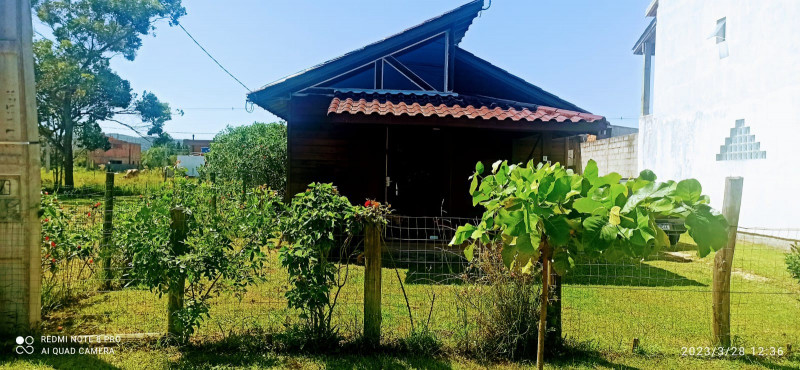Casa à venda Campo D'una com 42m² e 2 quartos por R$ 275.000 - 810913599-fotos-de-garopaba-casa.jpeg