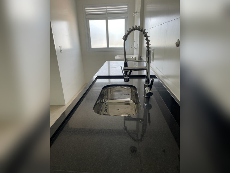 Casa de condomínio à venda Residencial Morada dos Pássaros-Aldeia da Serra com 322m² e 4 quartos por R$ 2.700.000 - c-pia-granito-com-torneira-gourmet.jpeg