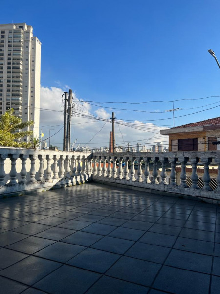 Casa à venda Vila São José com 240m² e 2 quartos por R$ 1.460.000 - 1459290998-sacada-acima-da-garagem.jpeg