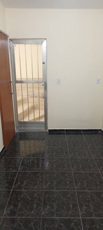 Casa para alugar Tomás Coelho com 40m² e 1 quarto por R$ 700 - 1533546641-20230513-214439.jpg